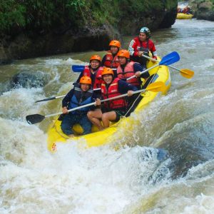 Program rafting cisadane sukabumi www.teambonding.id